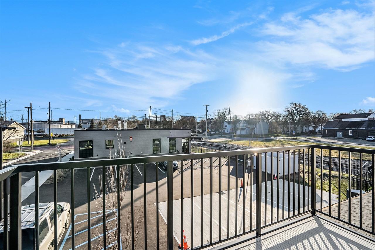 Zone 32 - Photo 2 of 5