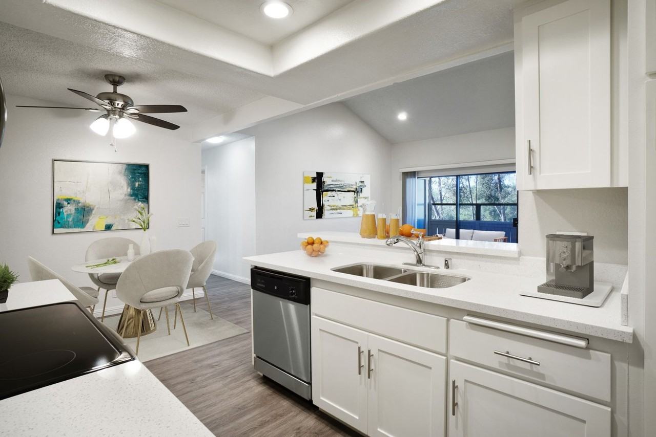 River Oaks Apartments - Photo 4 of 15