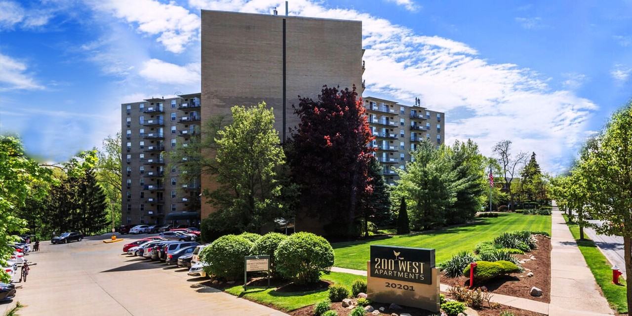 200 West Apartments - Photo 2 of 48