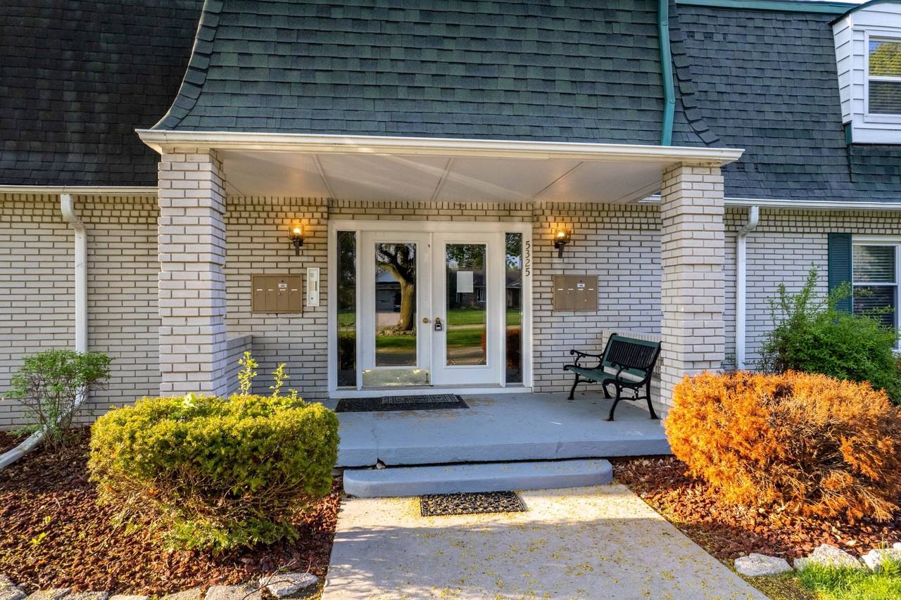 ONE11 COLLECTION - GRAND BLANC - Photo 6 of 8