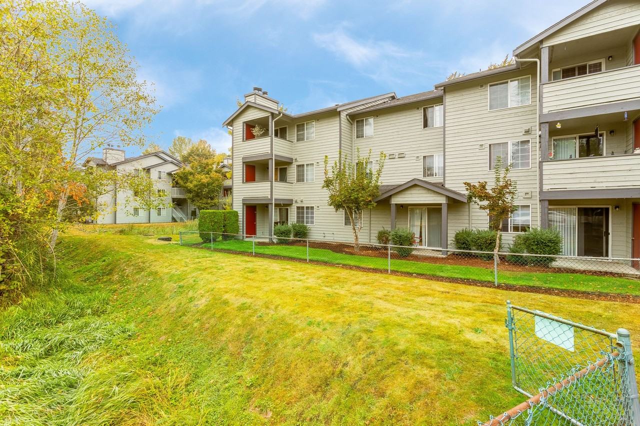 Brookside Gardens Apartments - Photo 4 of 7