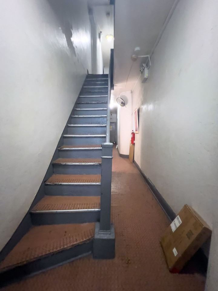 99 Perry - Photo 2 of 7