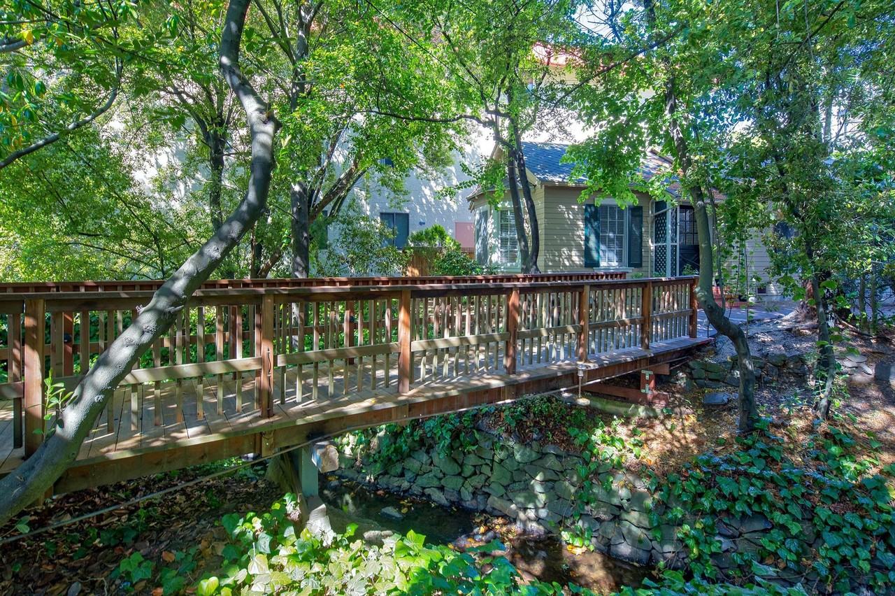 Bellevue Apartments - Photo 7 of 18