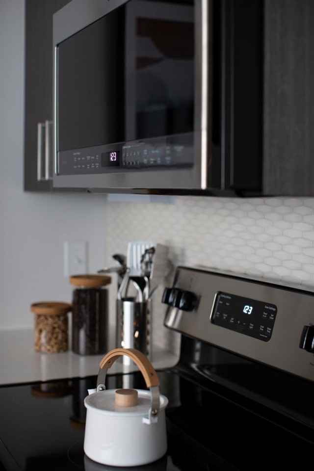 Axiom - Photo 5 of 50