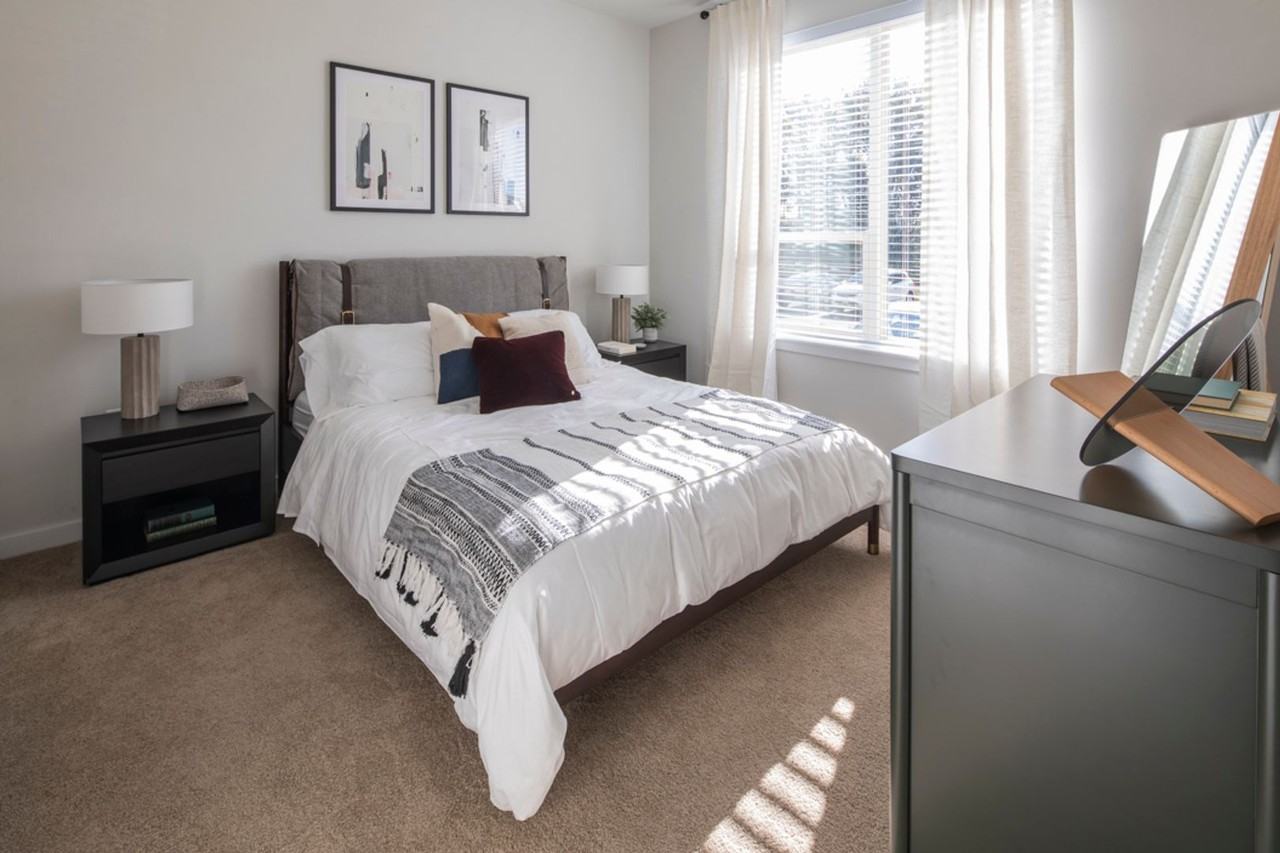 Axiom - Photo 6 of 50