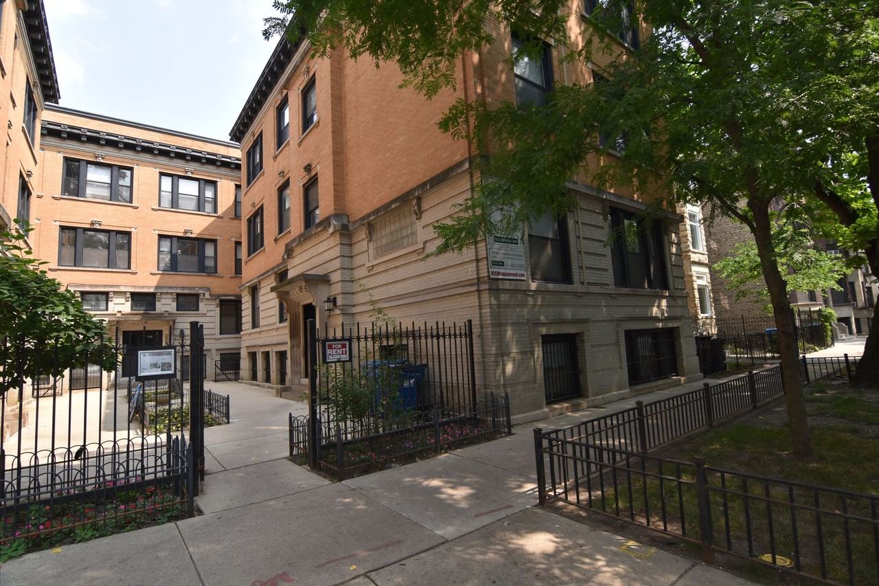 710-716 W Buckingham - Photo 2 of 3