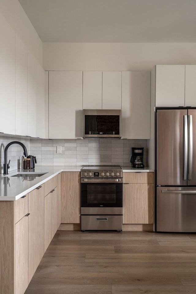 Luxury On Pine - Photo 5 of 50