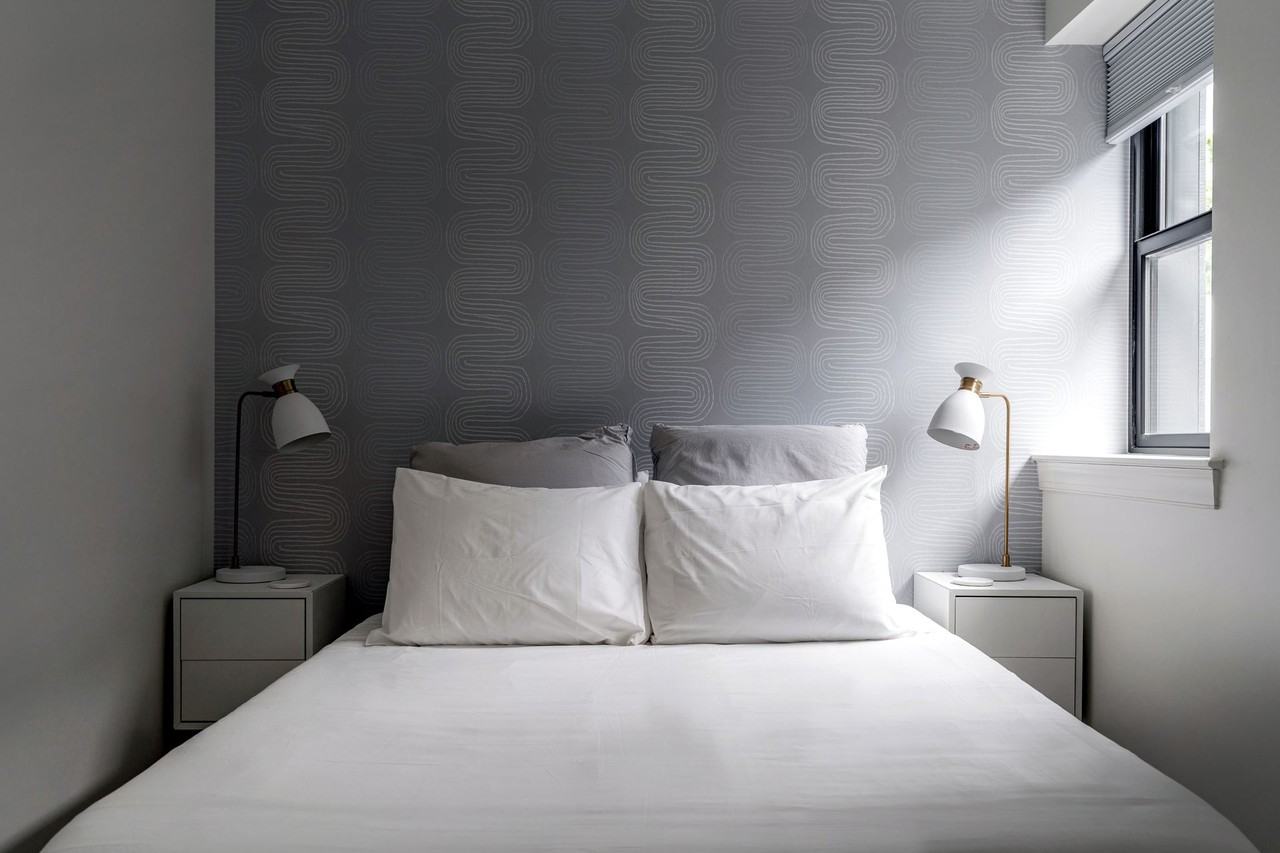 Luxury On Pine - Photo 7 of 50