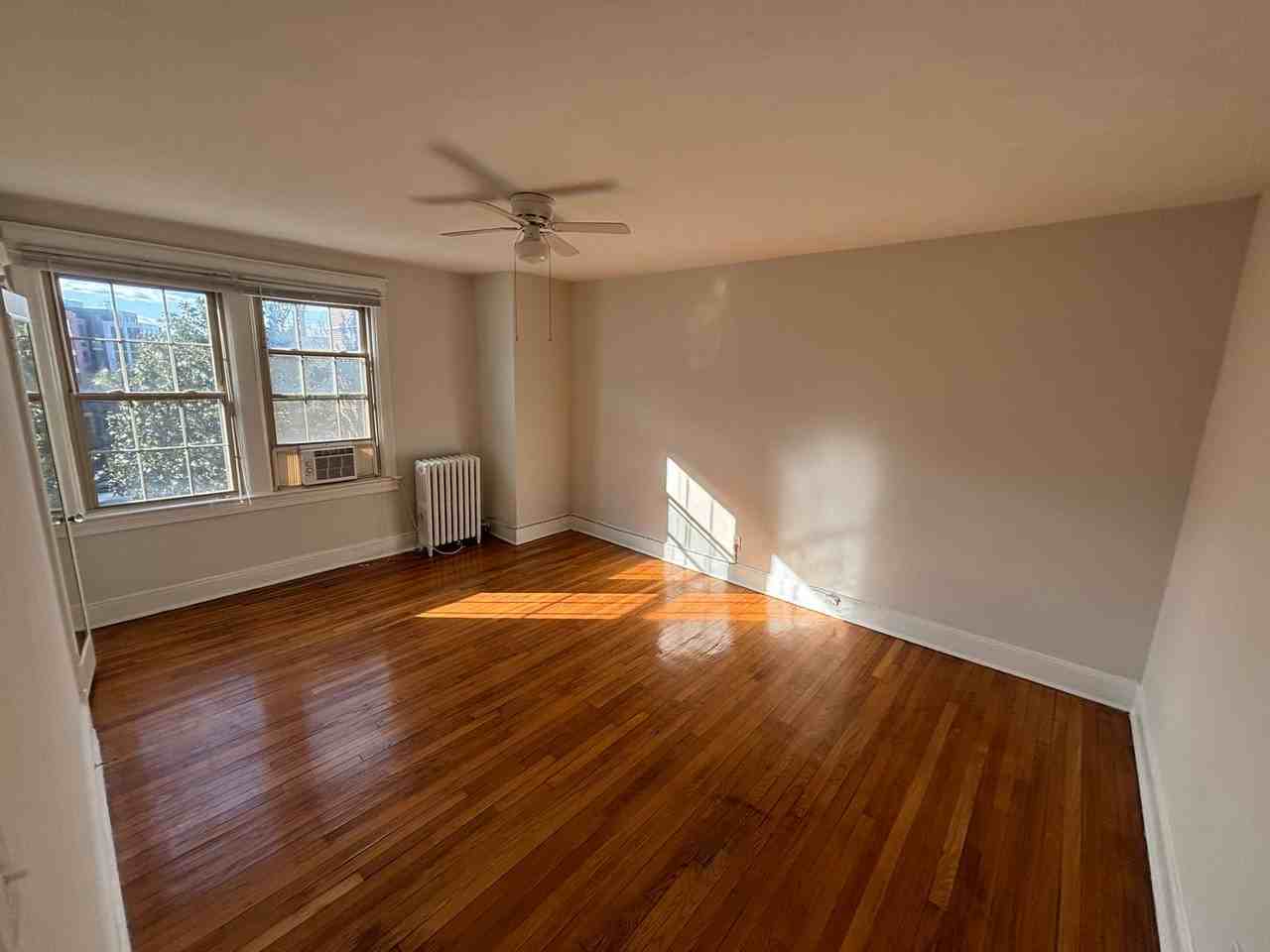 Devonshire Court South - Photo 7 of 43