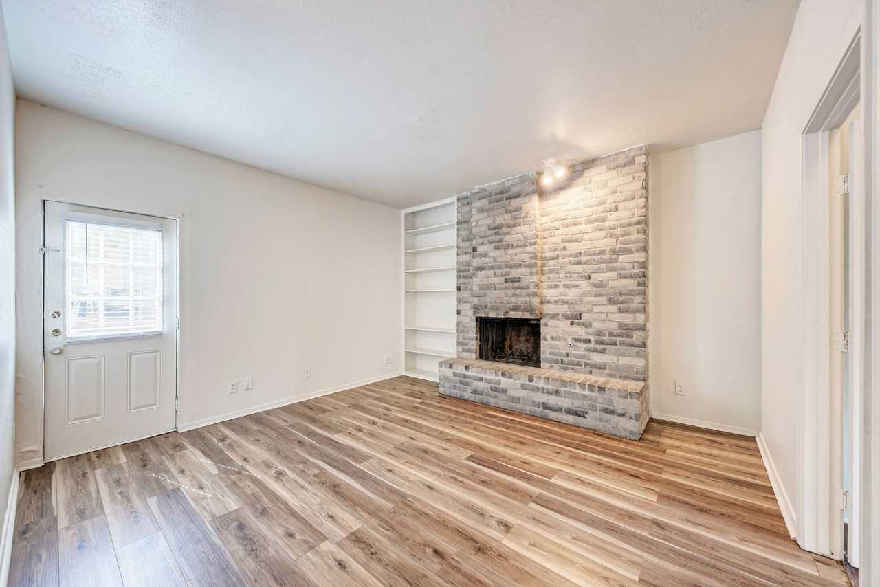 3102 Cedar - Photo 3 of 10