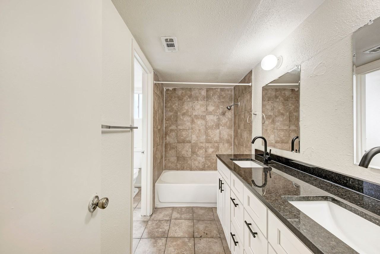 3102 Cedar - Photo 7 of 10