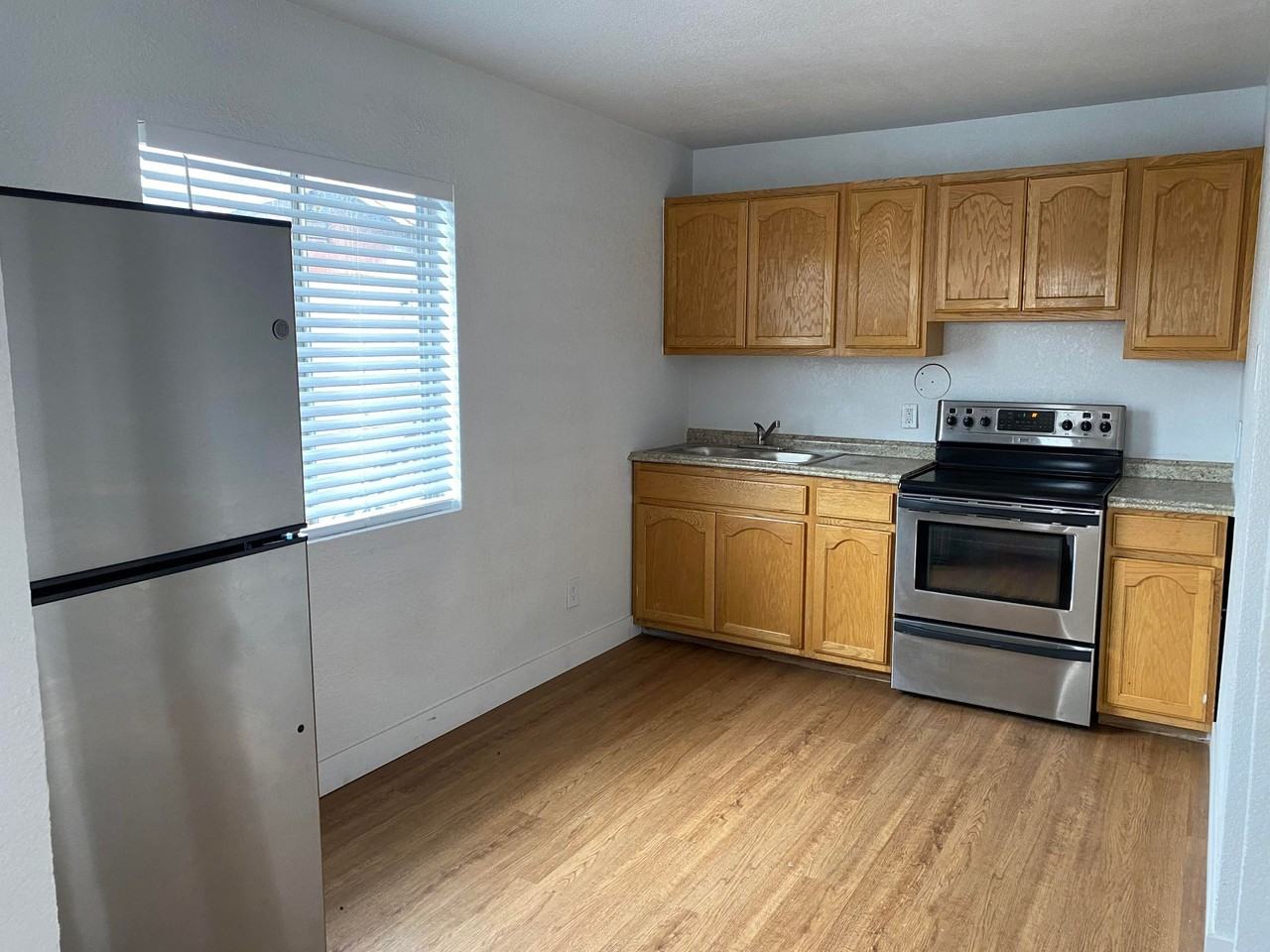 Melvin - Photo 7 of 12