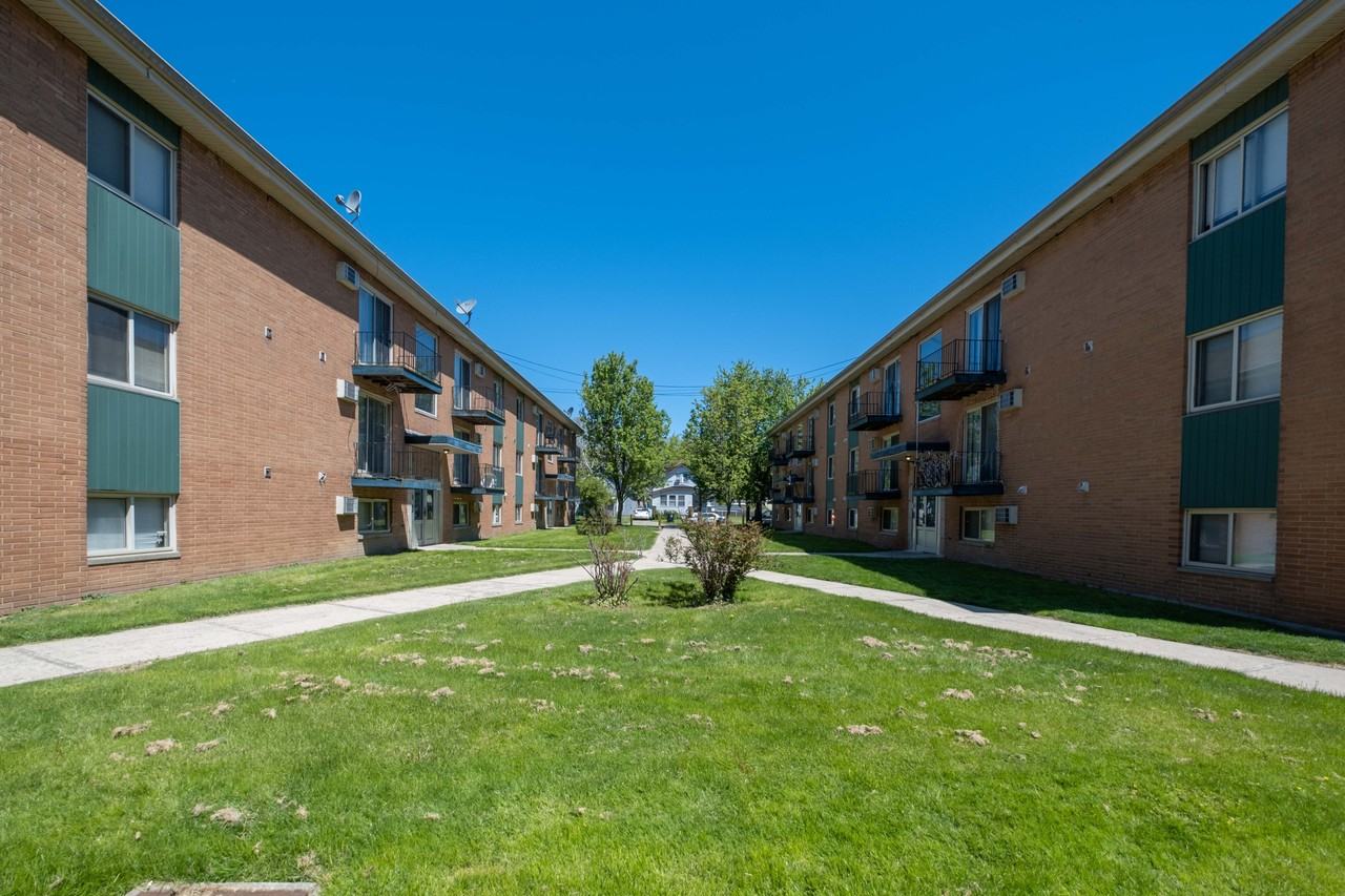 Enjoy the charm of Brooklyner Bay! - Photo 3 of 40