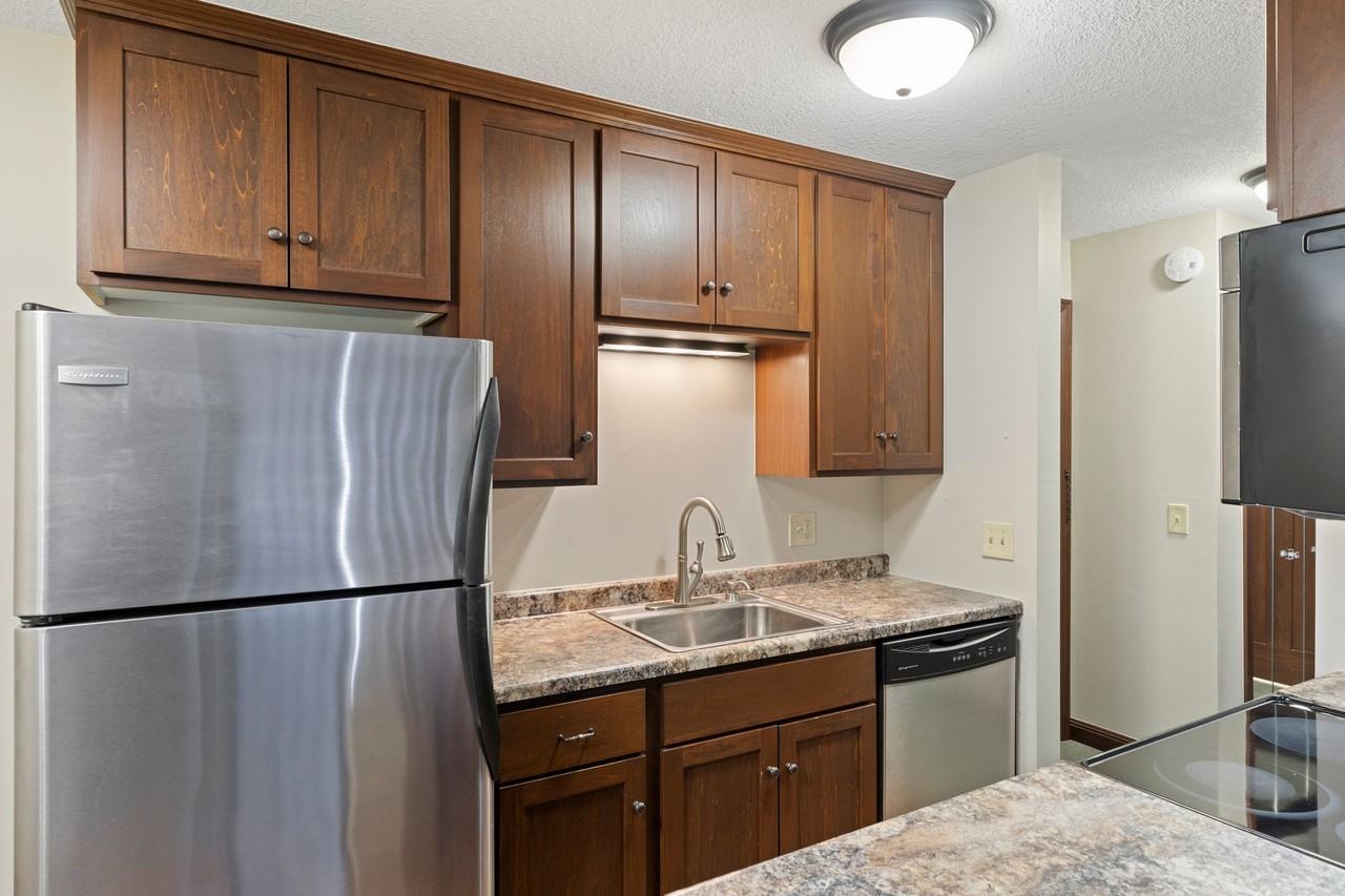 244 Morse Manor Apartments - Photo 6 of 27