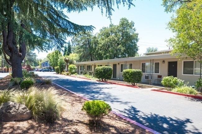 Sutter Apartments - Photo 4 of 4