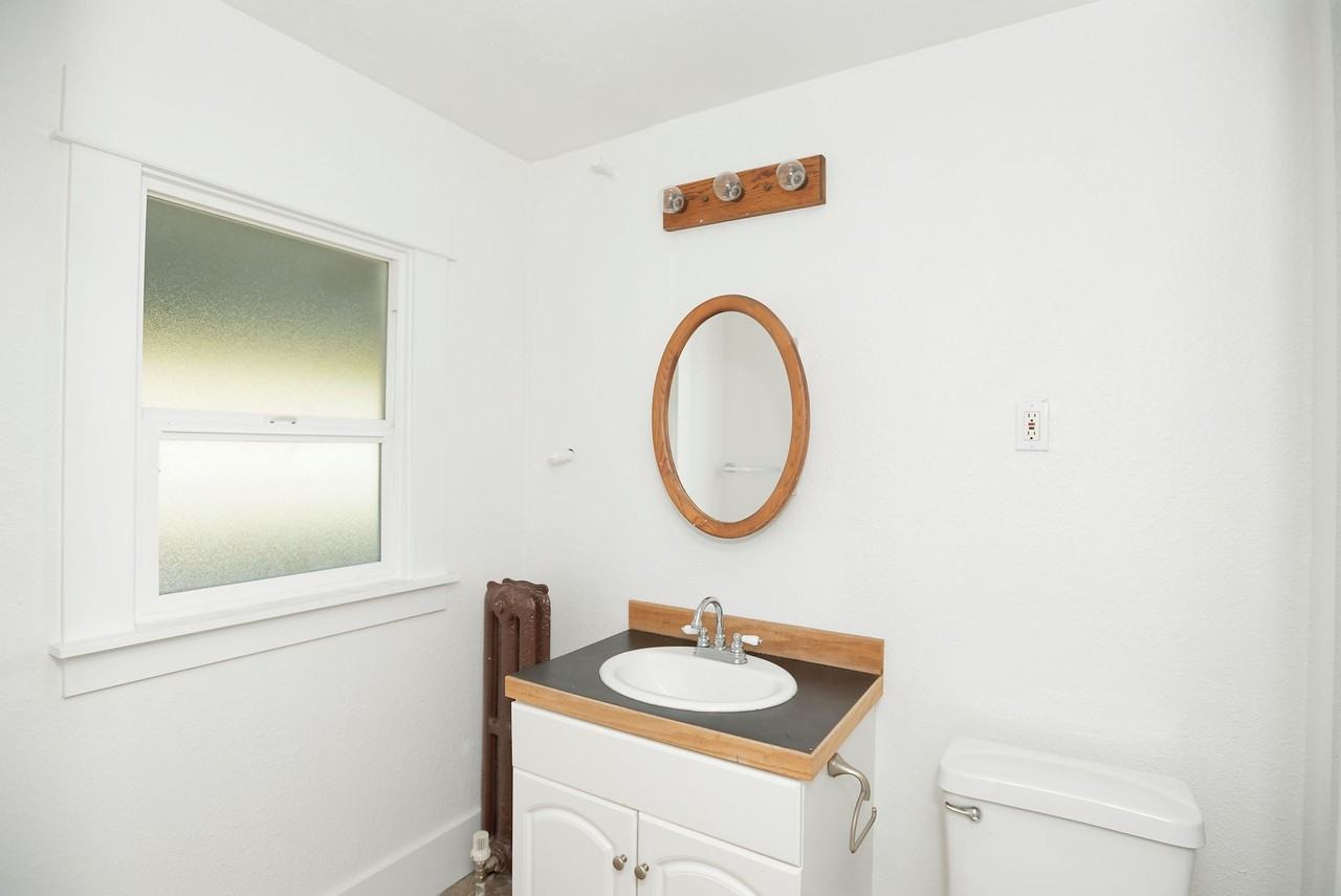 Seattle R/E-817 - Photo 4 of 6