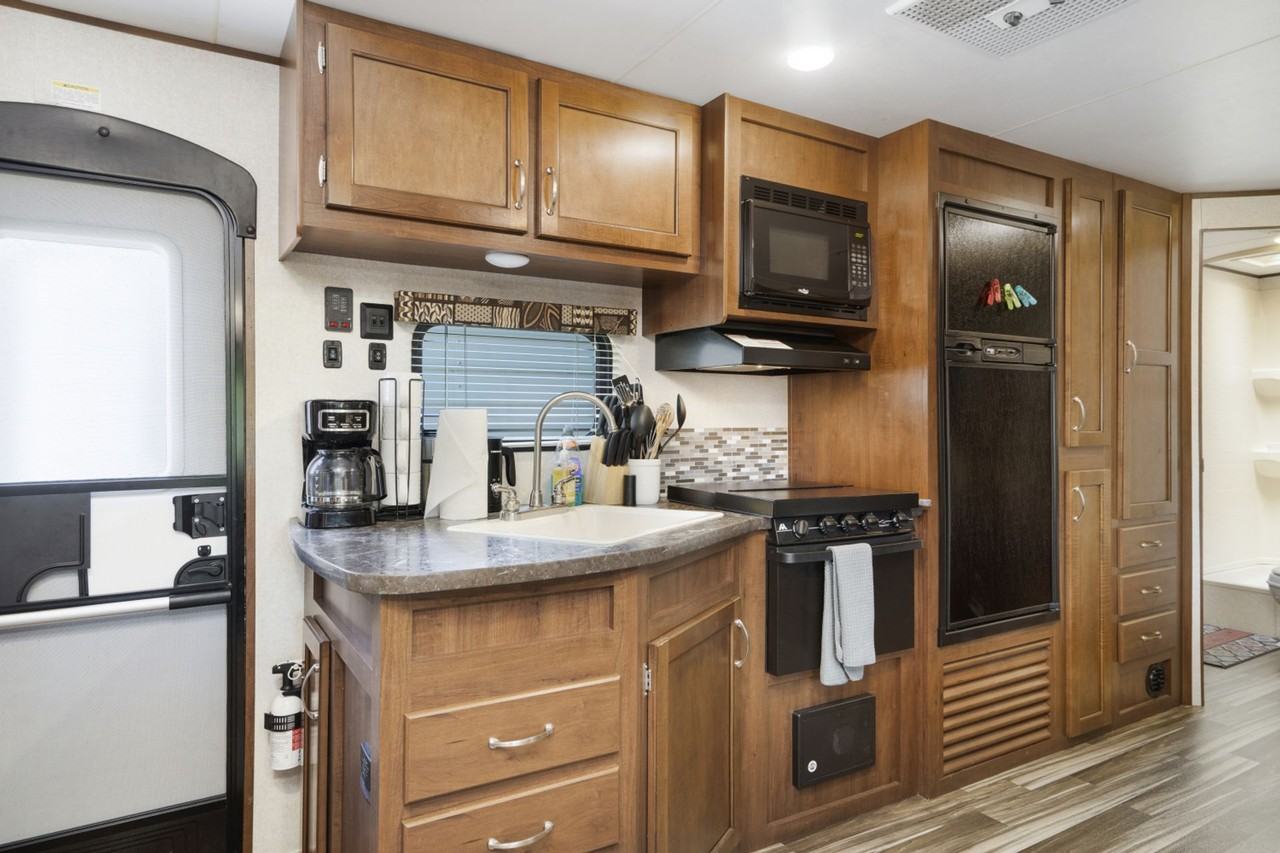 MAVEs VACA 1012 Gary Ave - Photo 2 of 50