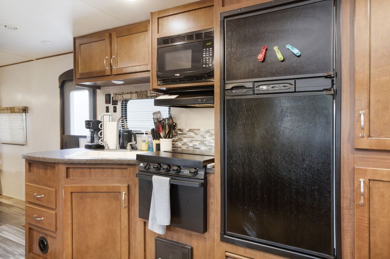 MAVEs VACA 1012 Gary Ave - Photo 7 of 50