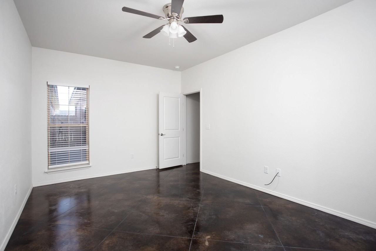 5612 Gonzaga Ln - Photo 4 of 50