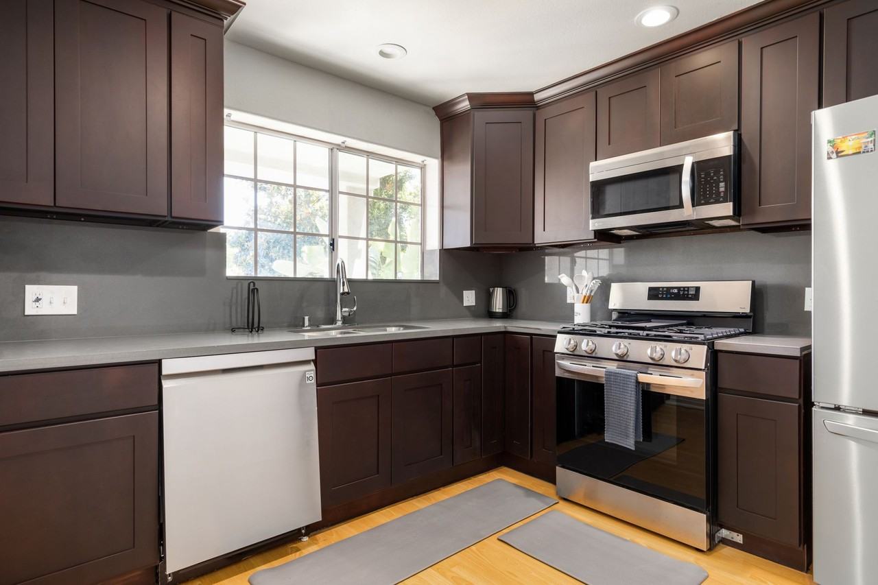 10777 10777 Ashton 101 - Photo 2 of 36