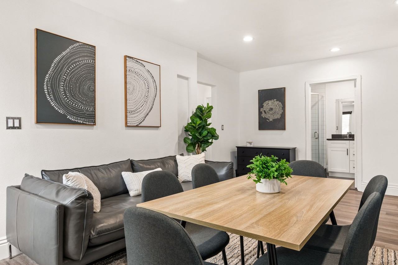 A 7 bedroom, 4 bathroom apartment with a dining/living room & a fully functional kitchen at 1515 Selby Ave. - Photo 5 of 50