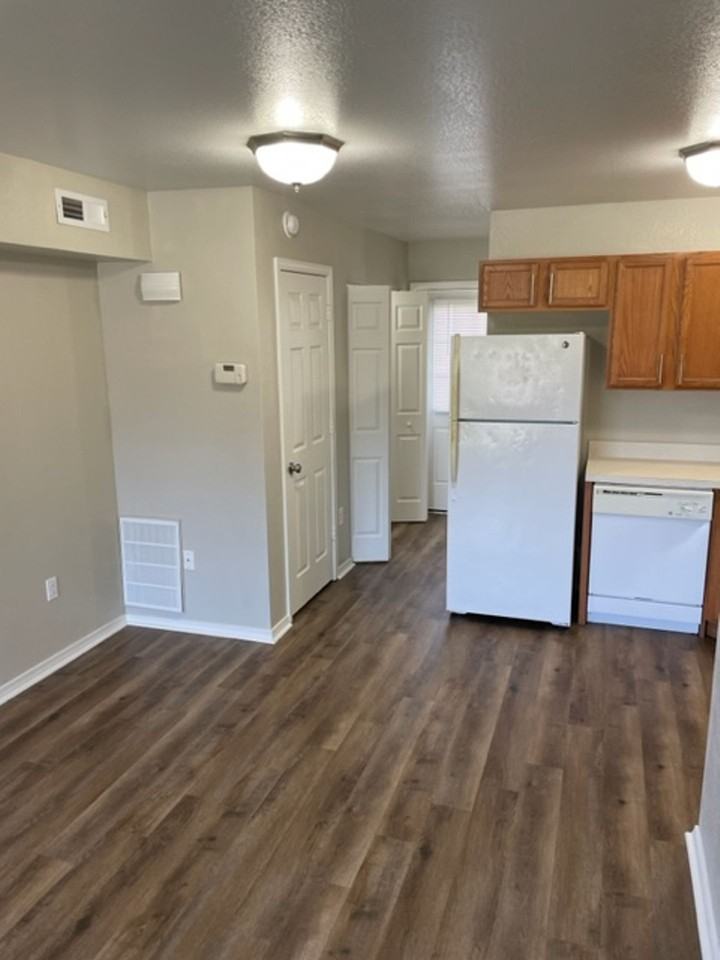 DIVINE ESTATES - Photo 3 of 7