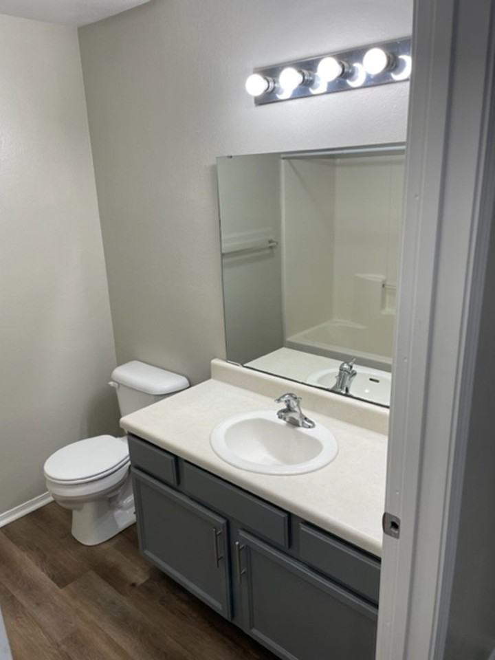 DIVINE ESTATES - Photo 4 of 7