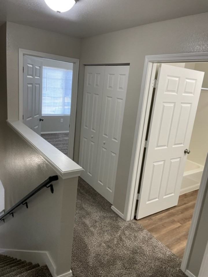 DIVINE ESTATES - Photo 5 of 7