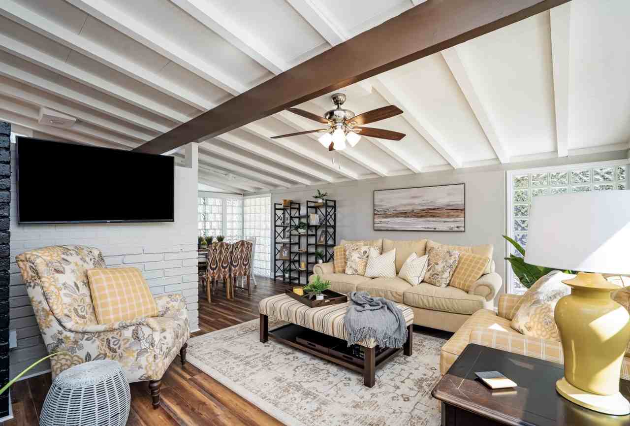 MAVEs VACA 2213 Wason Road 5 bedroom 3 bath - Photo 3 of 35