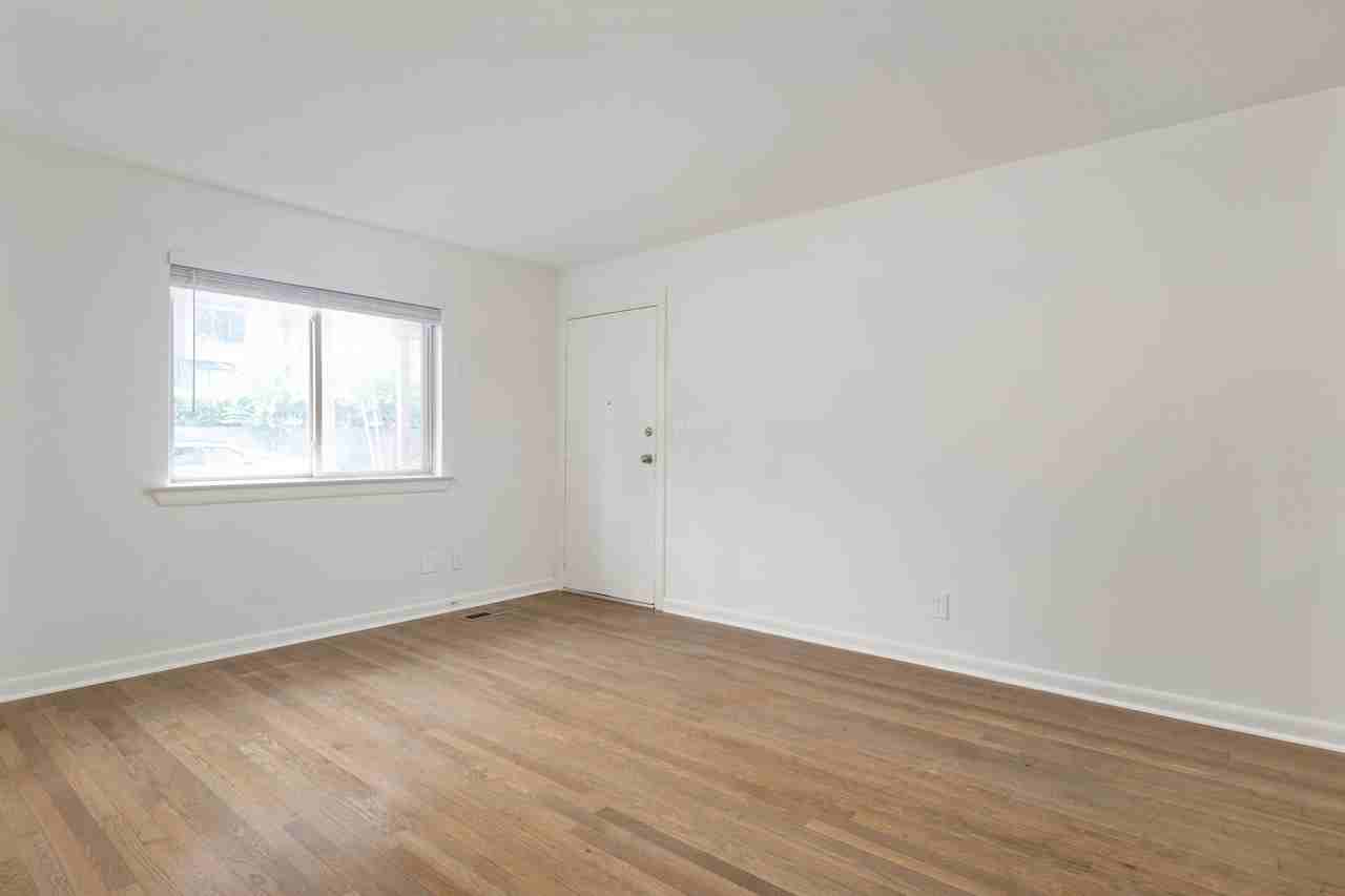 MOVE IN SPECIALS!  CALL TODAY - Photo 5 of 19