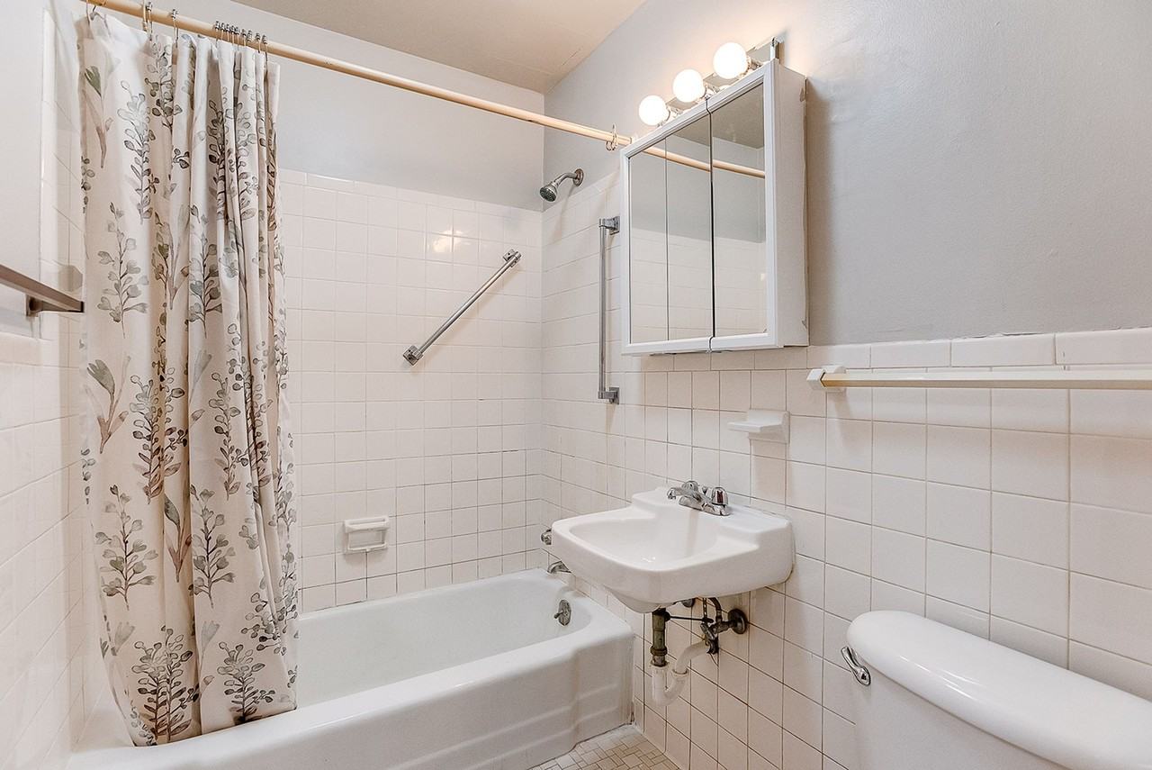 2421 Pillsbury Apartments - Photo 4 of 16