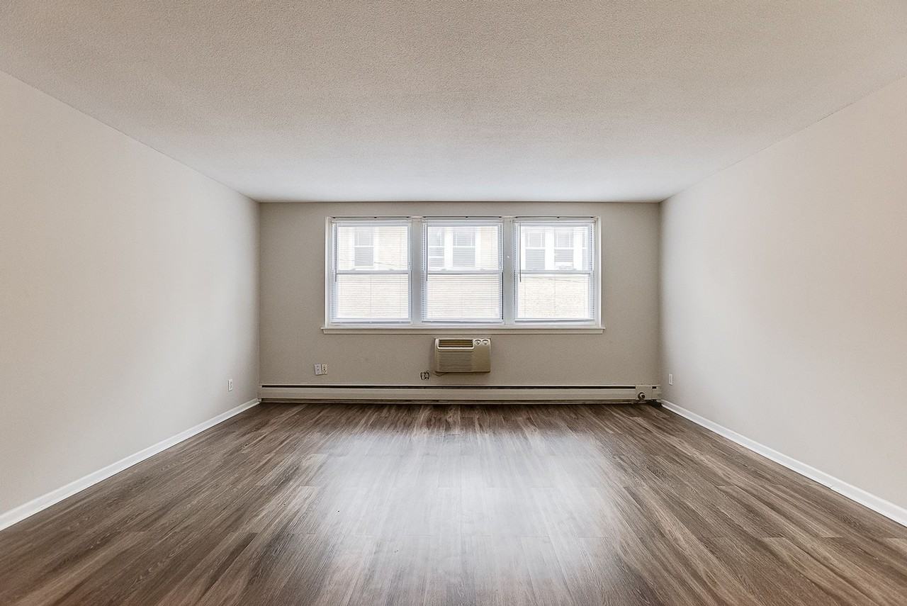 Eat Street Apartments - Photo 3 of 25