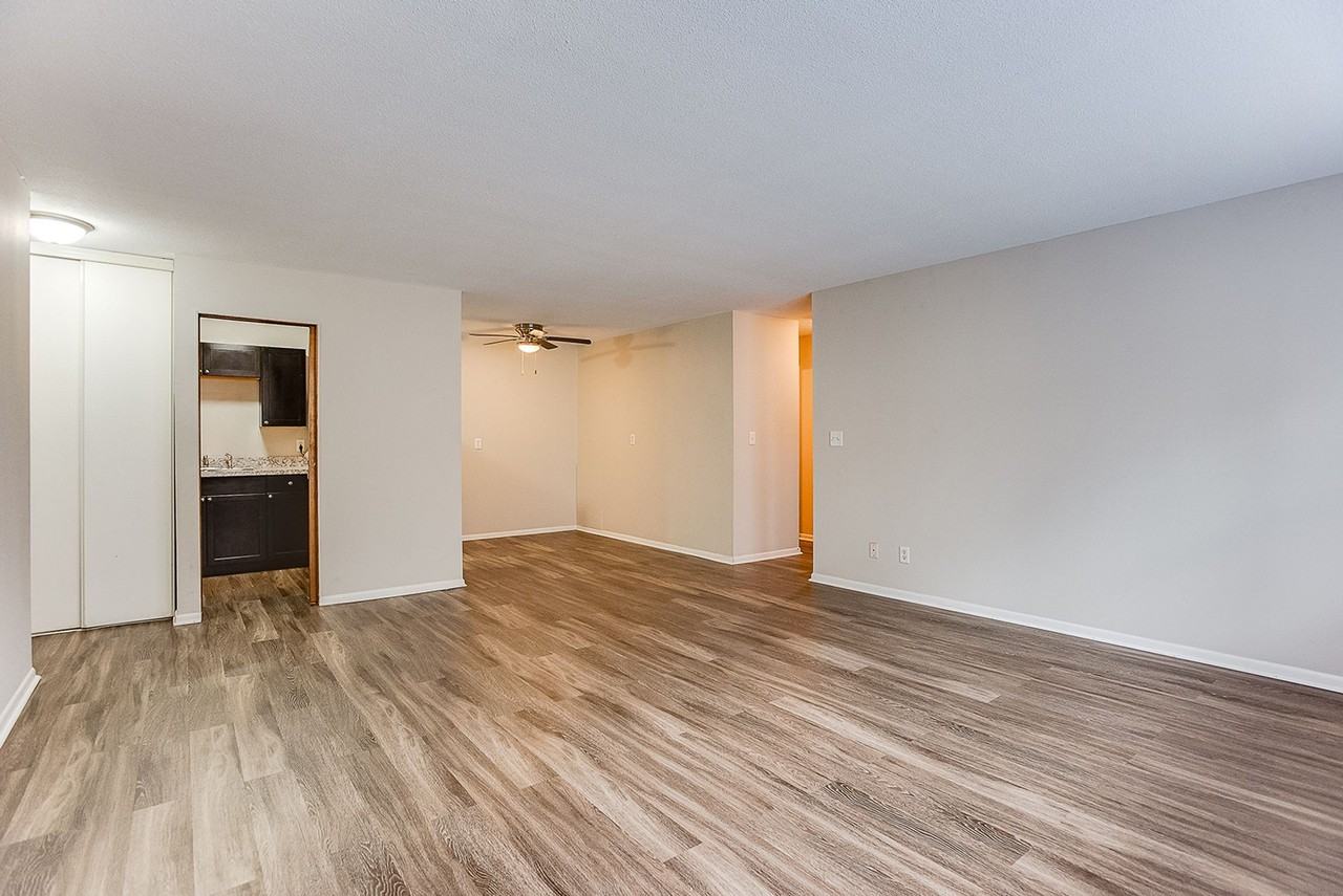 Eat Street Apartments - Photo 6 of 25