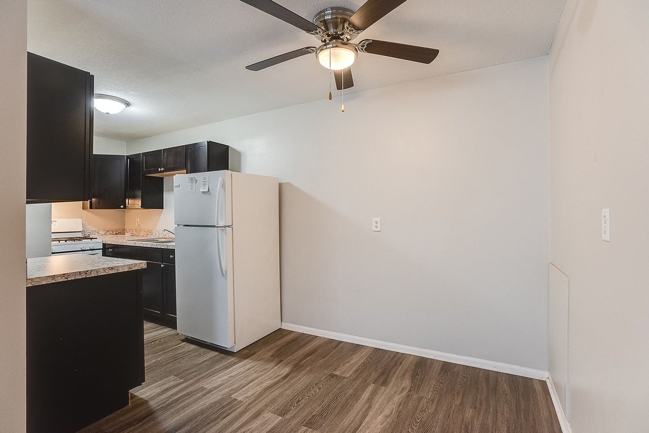 Eat Street Apartments - Photo 7 of 25