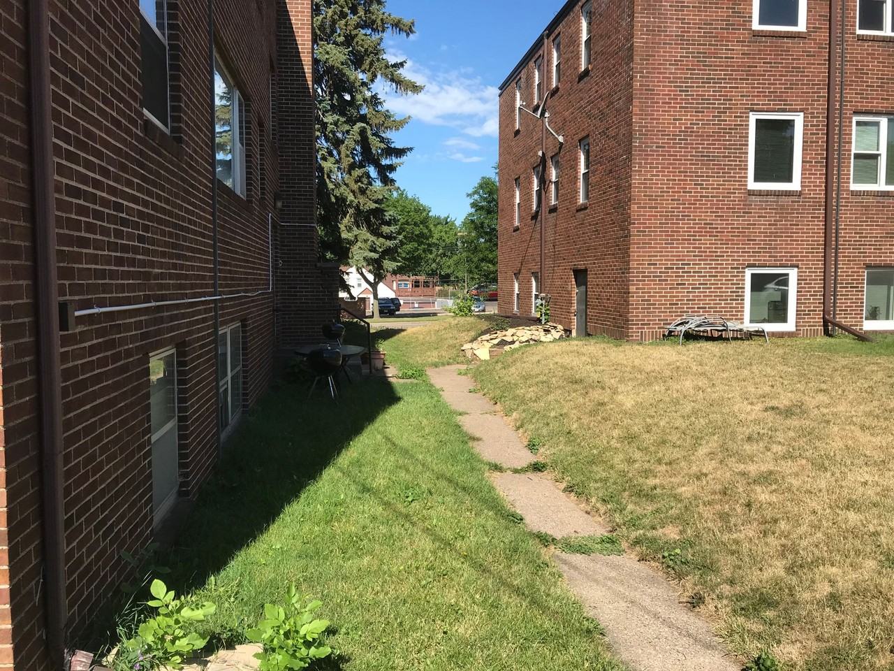 1573 Hartford Ave - Photo 2 of 5