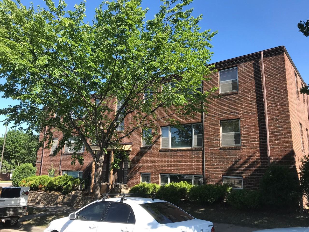 1573 Hartford Ave - Photo 5 of 5