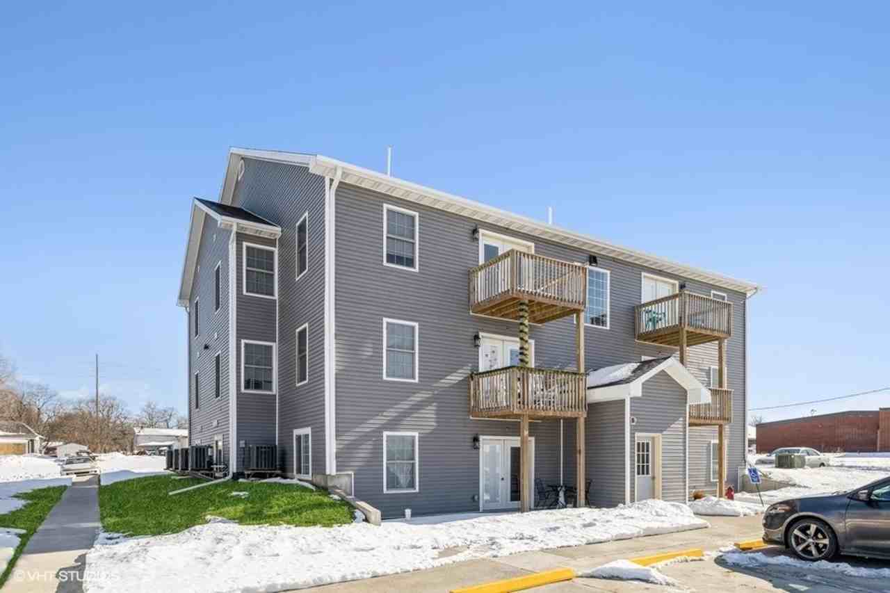 B Ave Apartments - 1319 B Ave - Photo 2 of 15