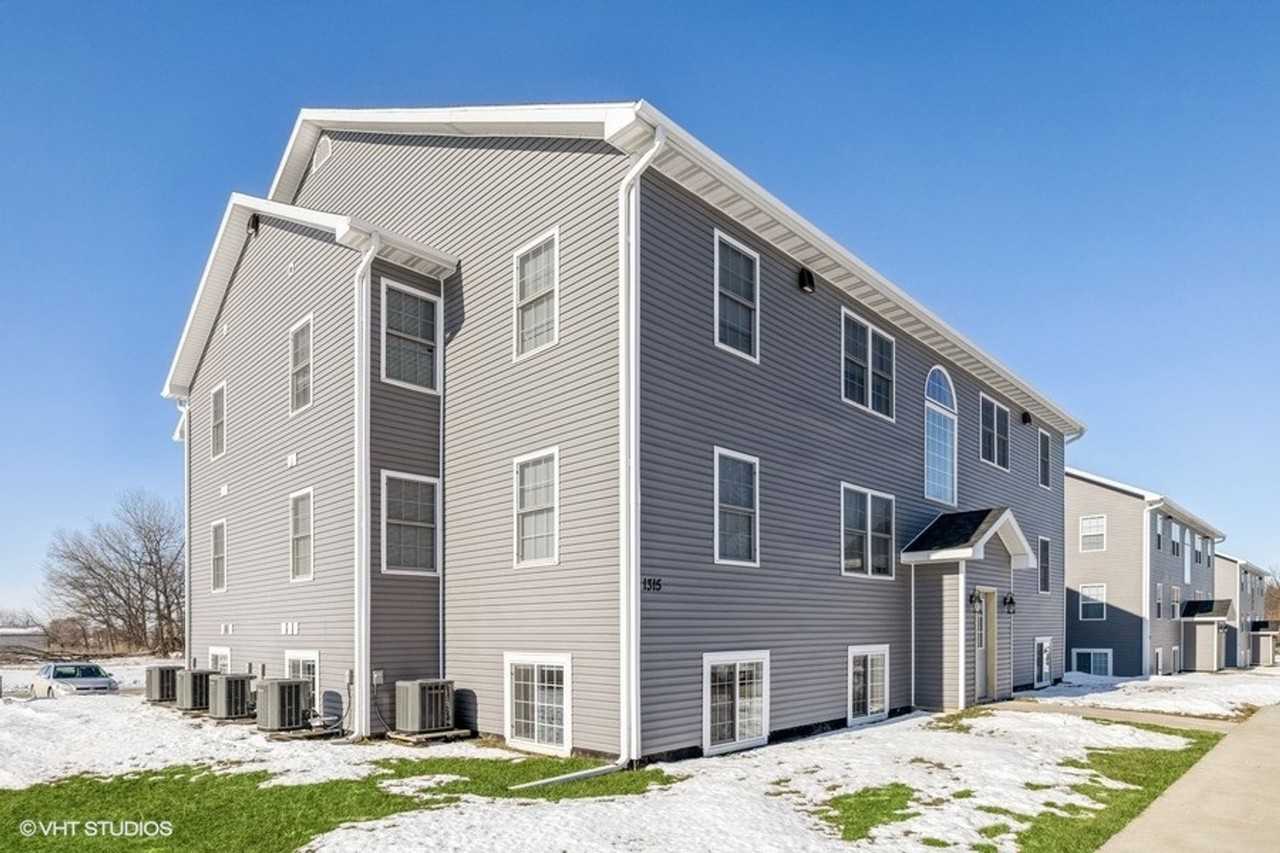 B Ave Apartments - 1319 B Ave - Photo 3 of 15