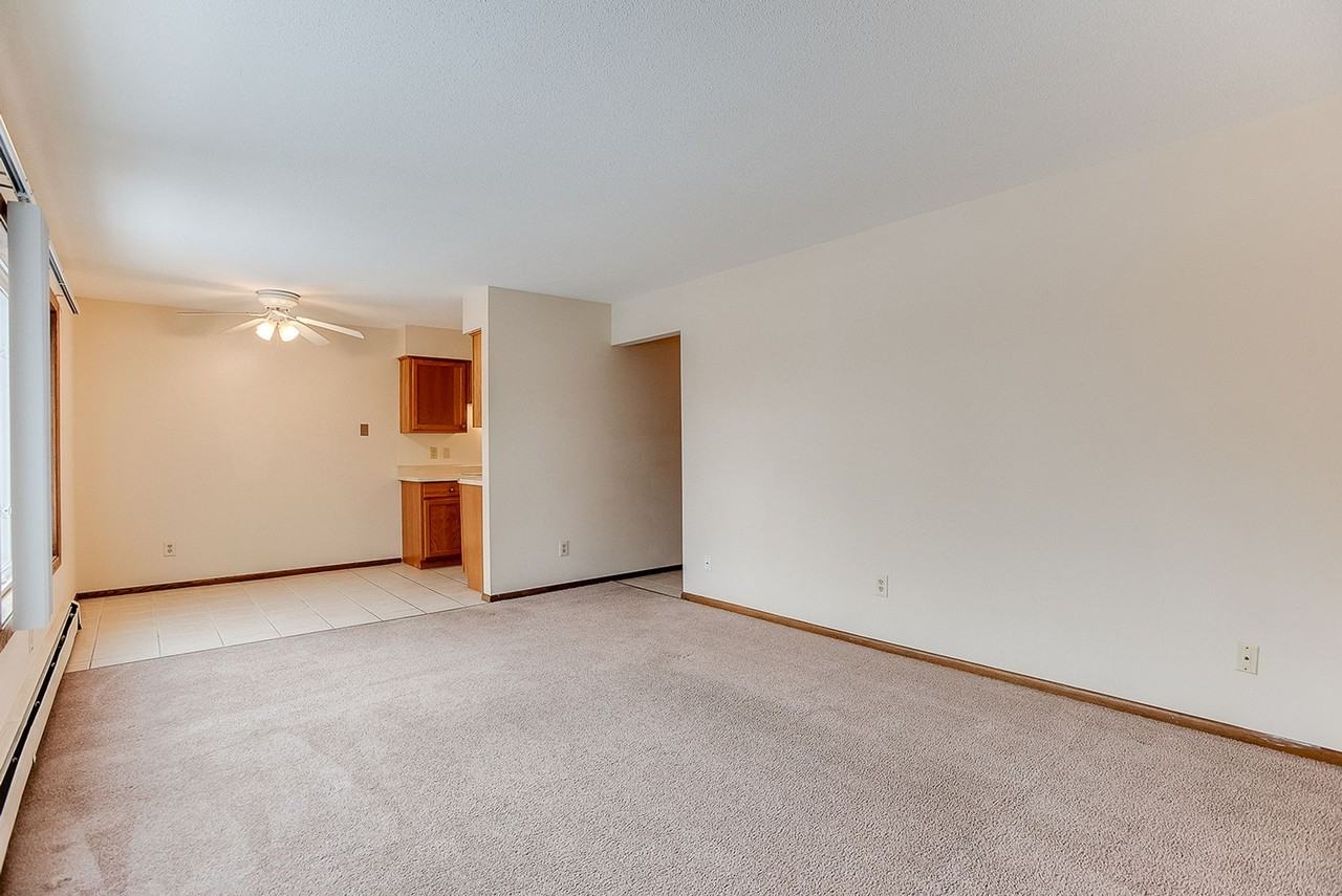 4052 Minnehaha Apartments - Photo 5 of 19