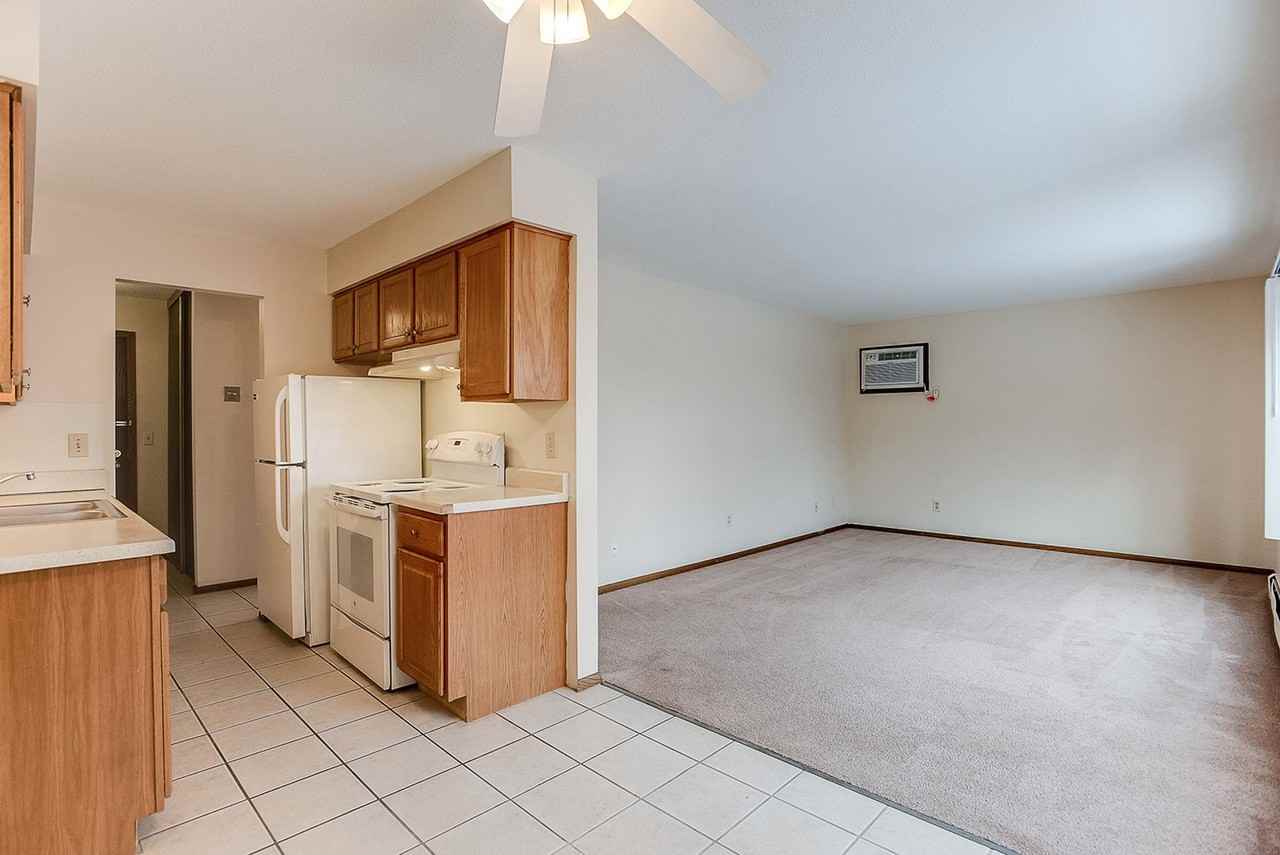 4052 Minnehaha Apartments - Photo 7 of 19