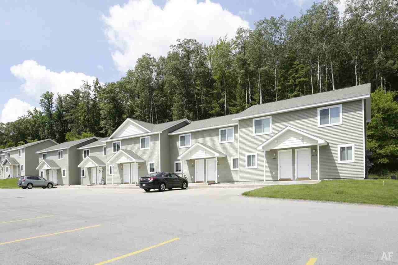 Holiday Village 70 LLC Apartments Vale Dr, Traverse City, MI 49686