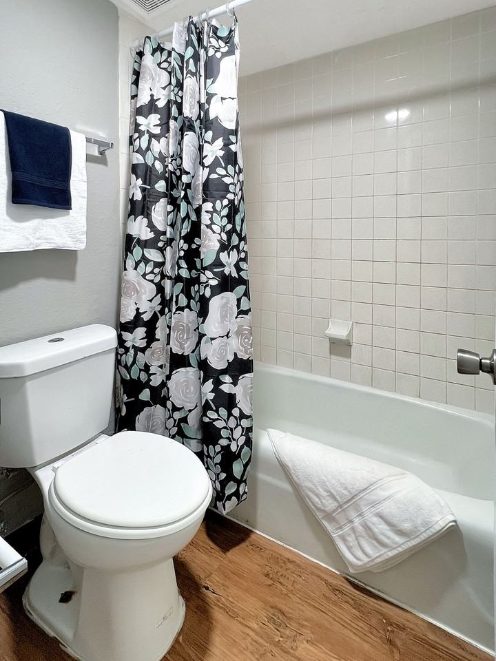 Flex Studio Apartments - Photo 7 of 8