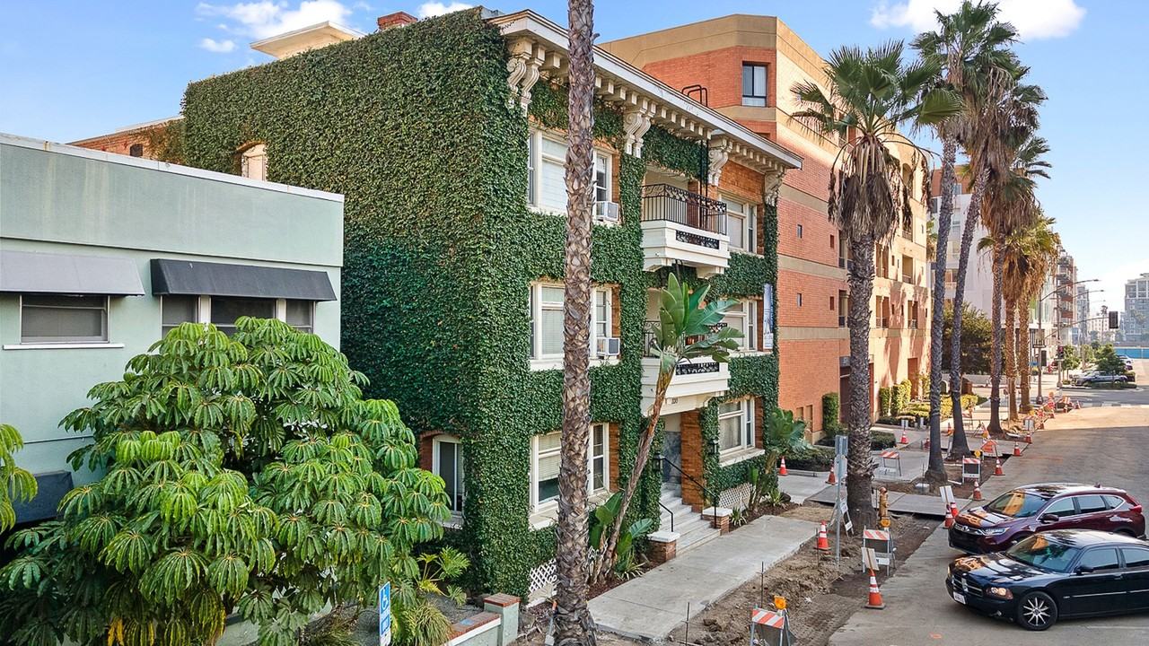 330 Cedar Avenue - Photo 2 of 15