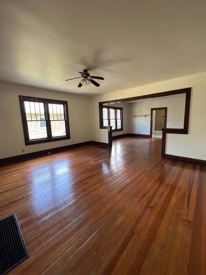 402 E 1st Street - Photo 2 of 16