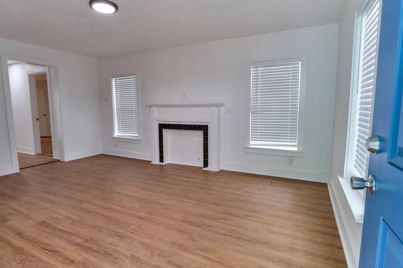 1533 10th St - Photo 5 of 11
