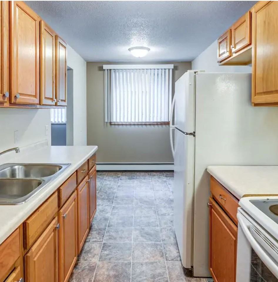 Burnsville Pointe - Photo 2 of 6