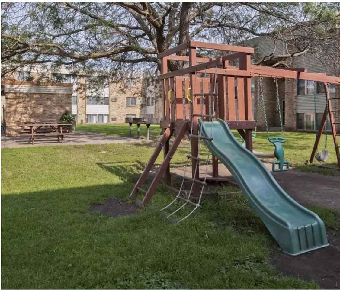 620 Gorman St - Photo 3 of 4