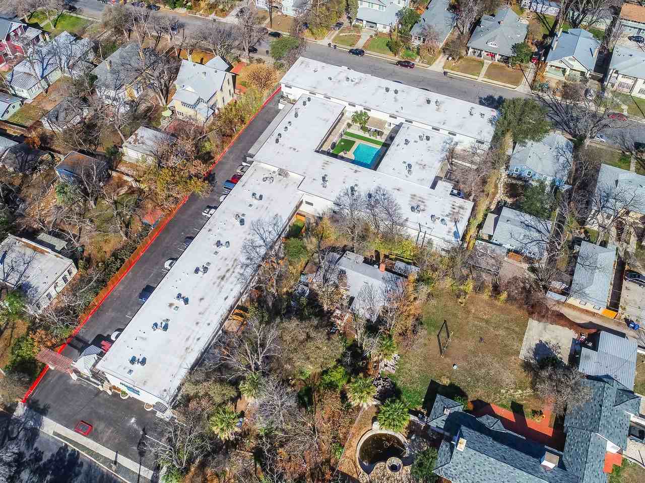 The Westfort at Broadway - Photo 7 of 40