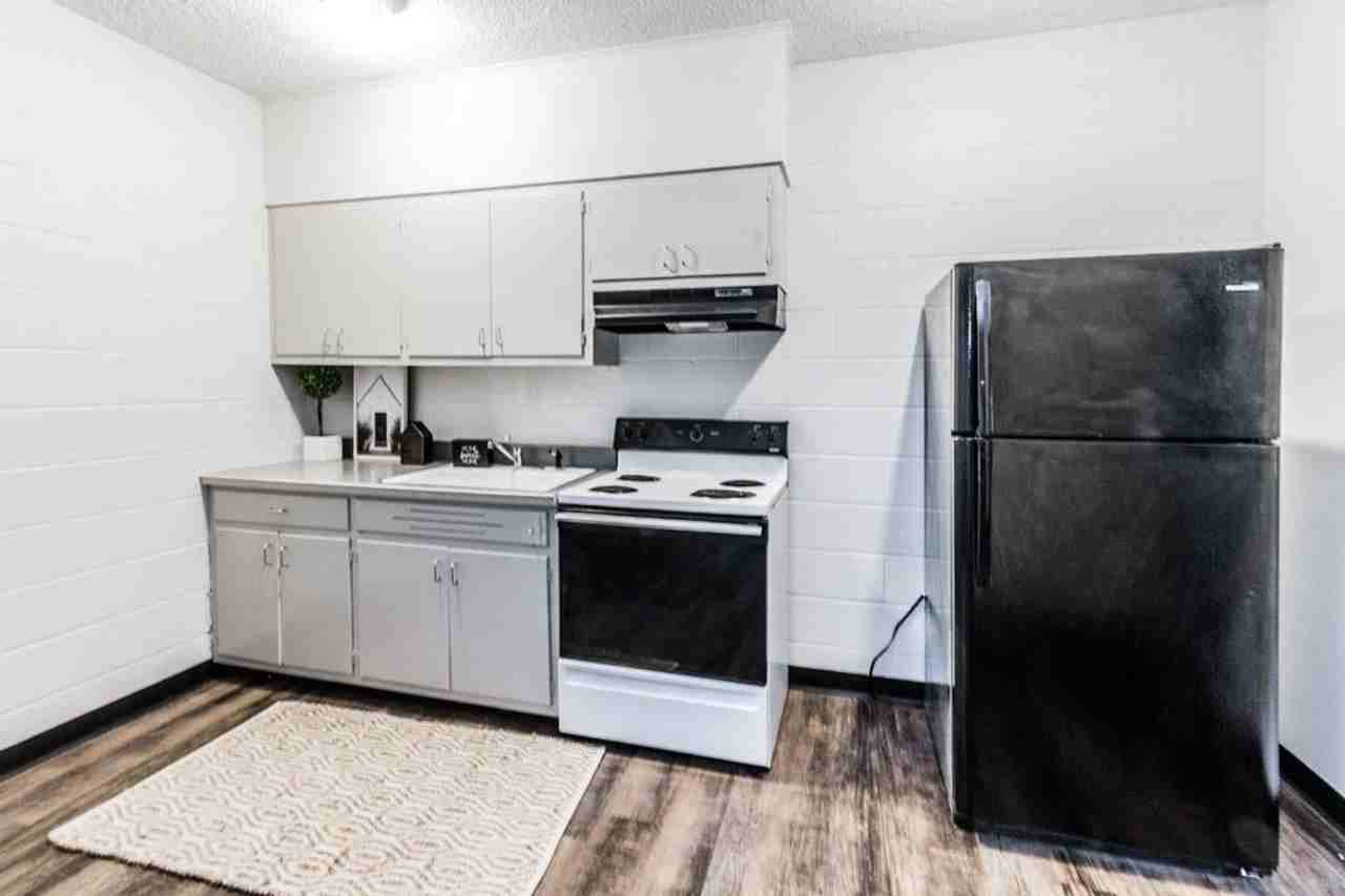 1555 Chestnut Street - Photo 3 of 9