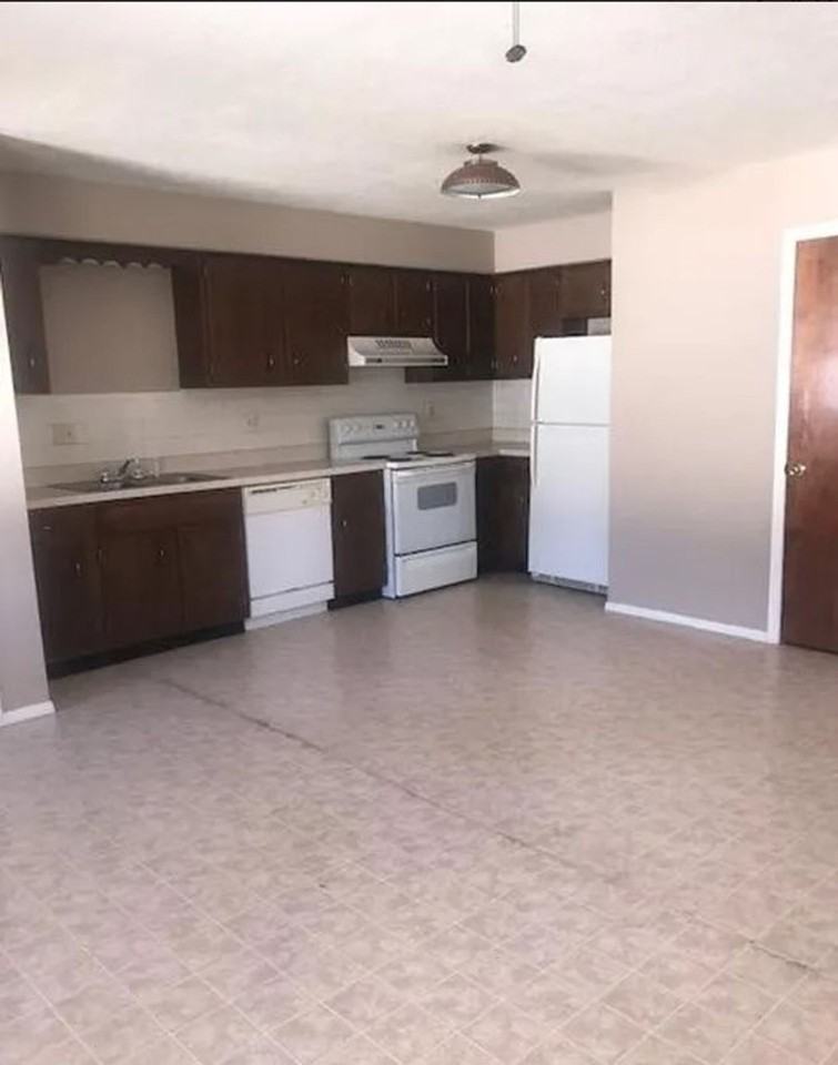 3000-3014 W Cypress - Photo 2 of 9